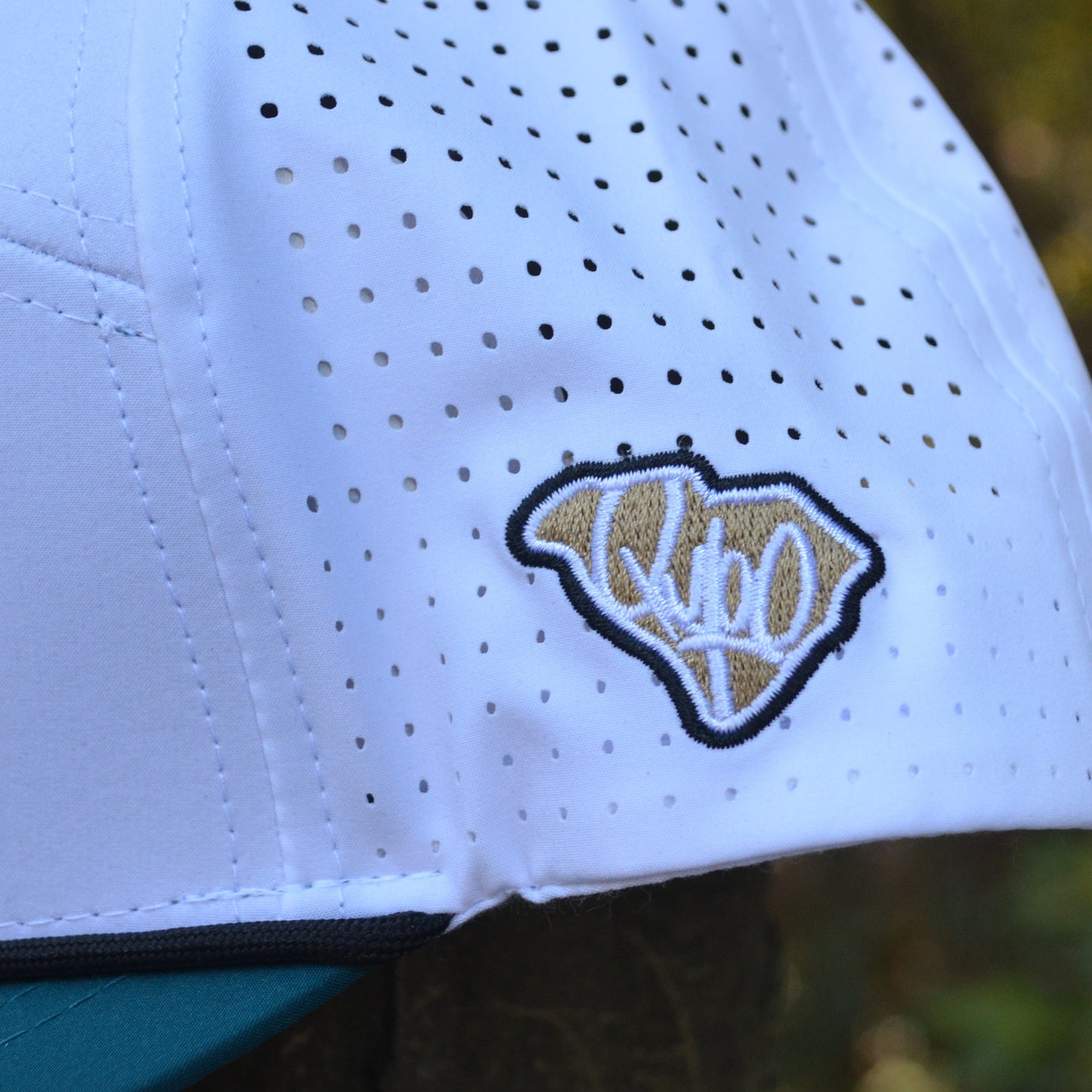 Quick-Dry Coast Palmetto Snapback - White/Teal